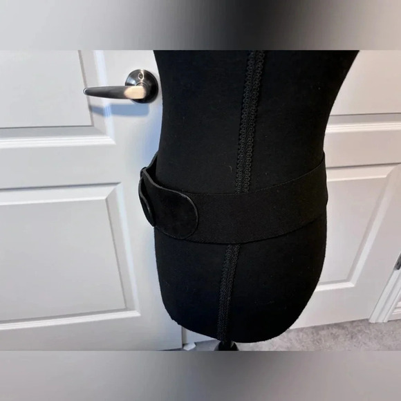 Vintage | Black & Gold Stretchy Belt - Picture 6 of 8